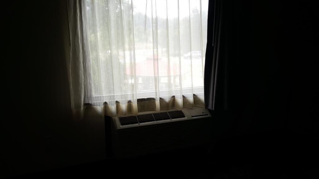 Aartpark Hotel Inn At Lewsiton Lewiston Bagian luar foto